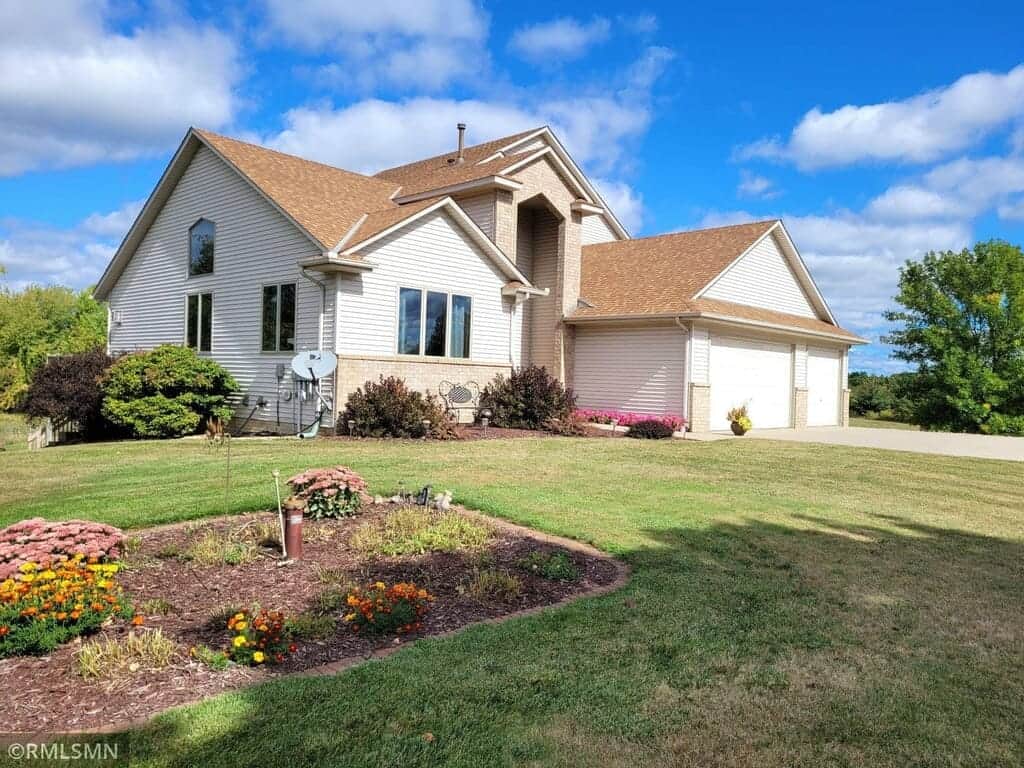 Seasonal Shifts: How Minnesota’s Weather Impacts MLS Listings and Home Prices