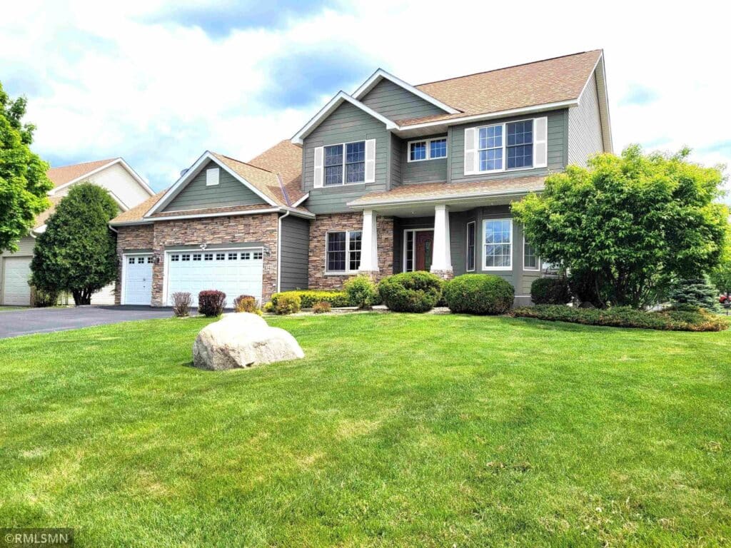 MLS Listing By Owner Vs. Realtor Listing: What's The Difference?